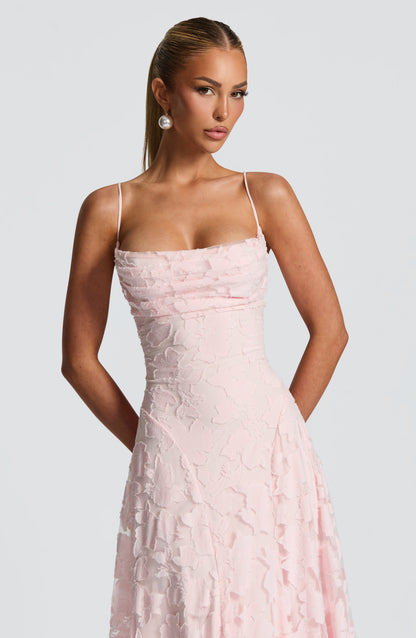 Elara · Vestido Largo de encaje con tirantes