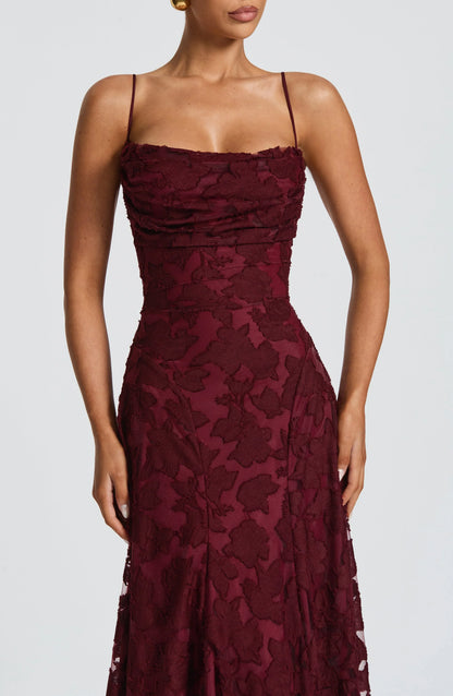 Elara · Vestido Largo de encaje con tirantes