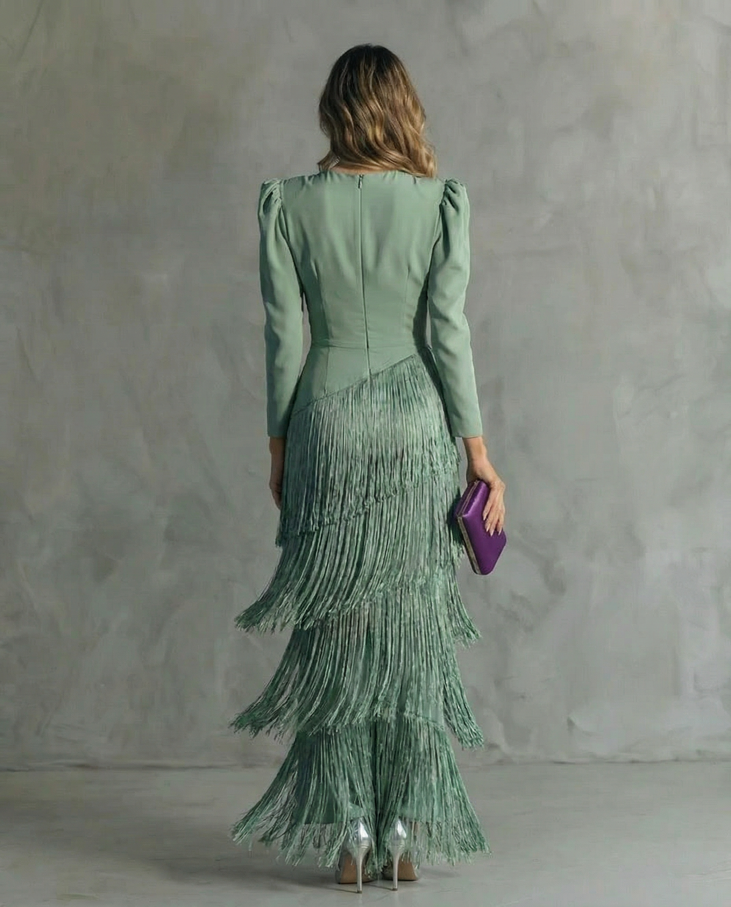 Alessia - Vestido midi elegante con mangas de flecos