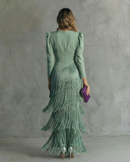 Alessia - Vestido midi elegante con mangas de flecos